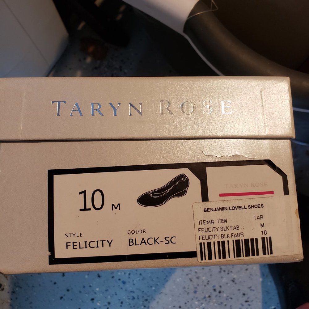 Taryn Rose Felicity Black-SC size 10